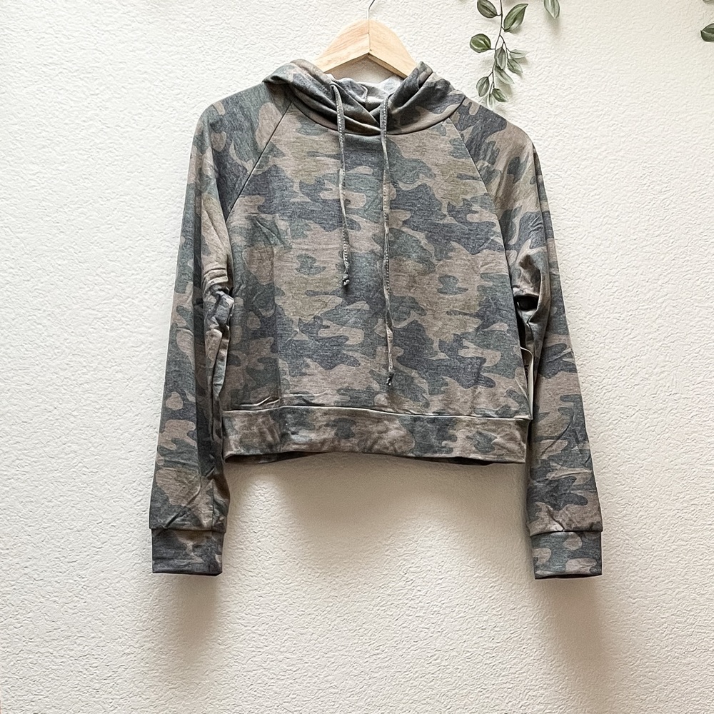 LAST CALL, lowest price 🪩 Tresics | Long Sleeve Crop Hoodie